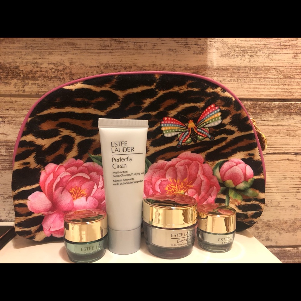 Estée Lauder makeup bag w/ creams. Face wash, Day Wear, Night Plus, Day eye